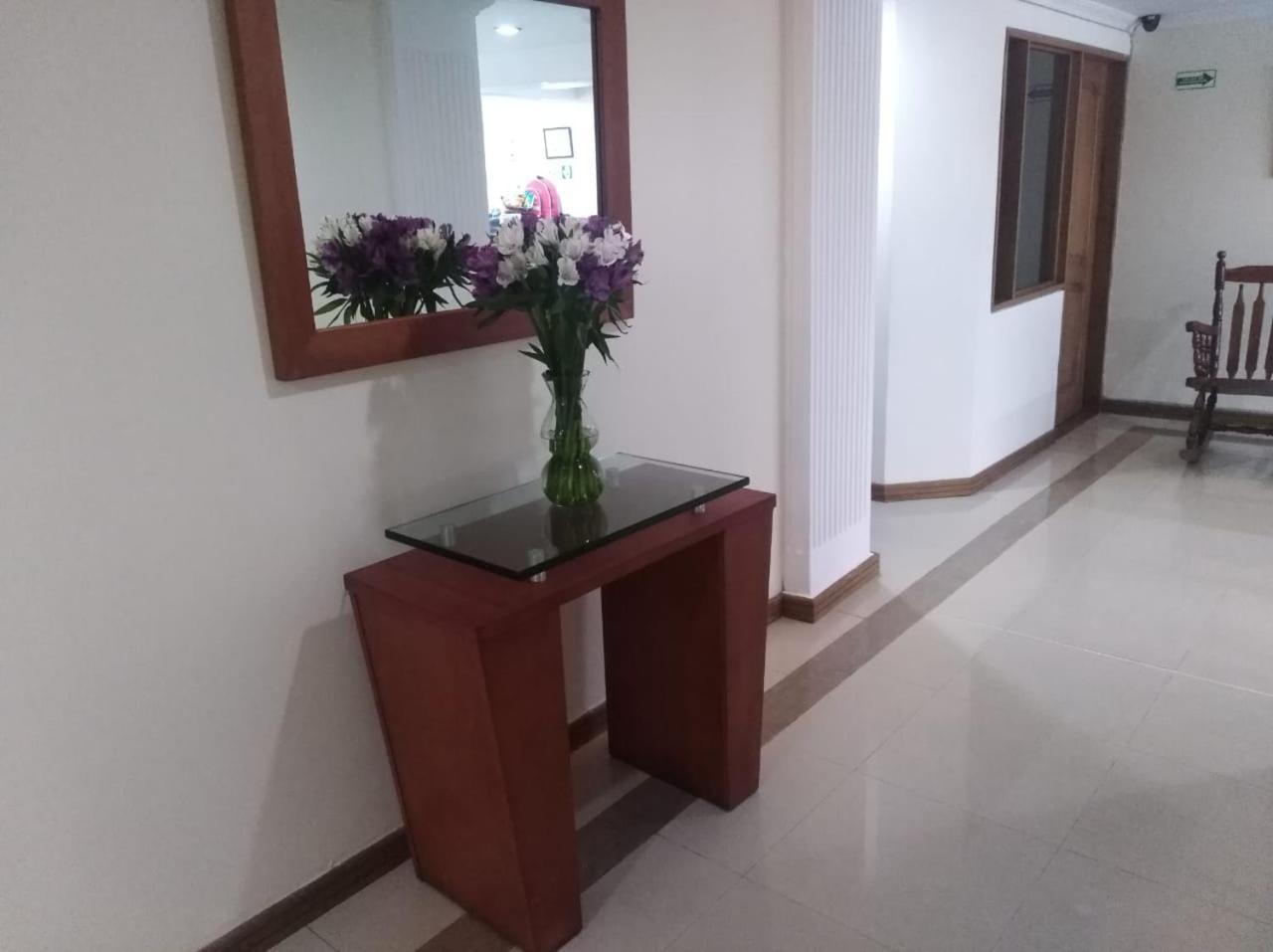 Hotel Casa La Riviera Богота Екстериор снимка