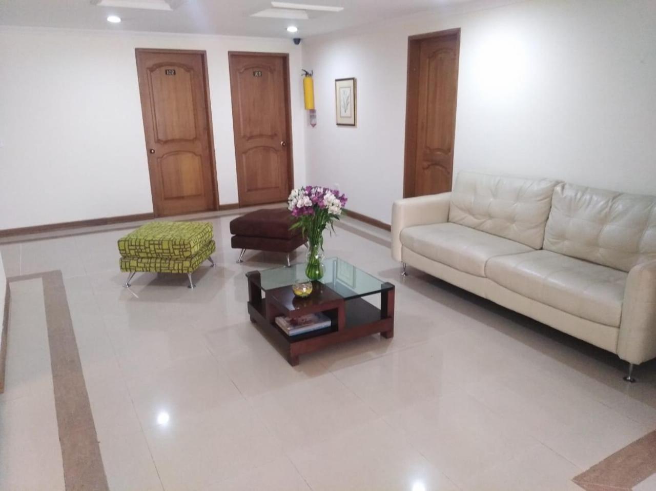 Hotel Casa La Riviera Богота Екстериор снимка