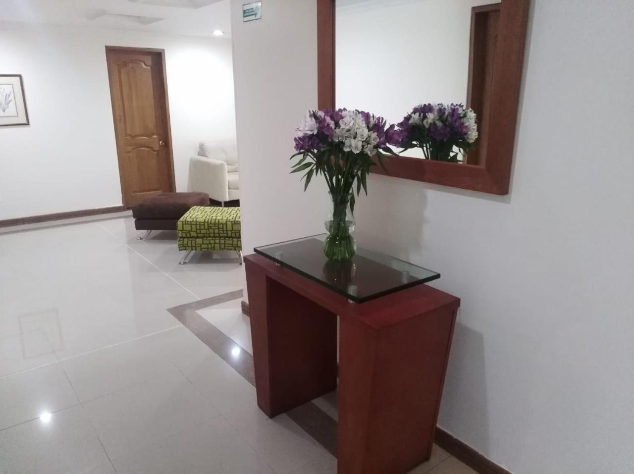 Hotel Casa La Riviera Богота Екстериор снимка