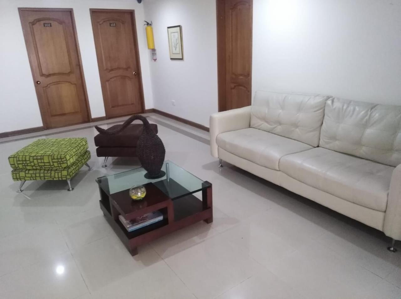 Hotel Casa La Riviera Богота Екстериор снимка