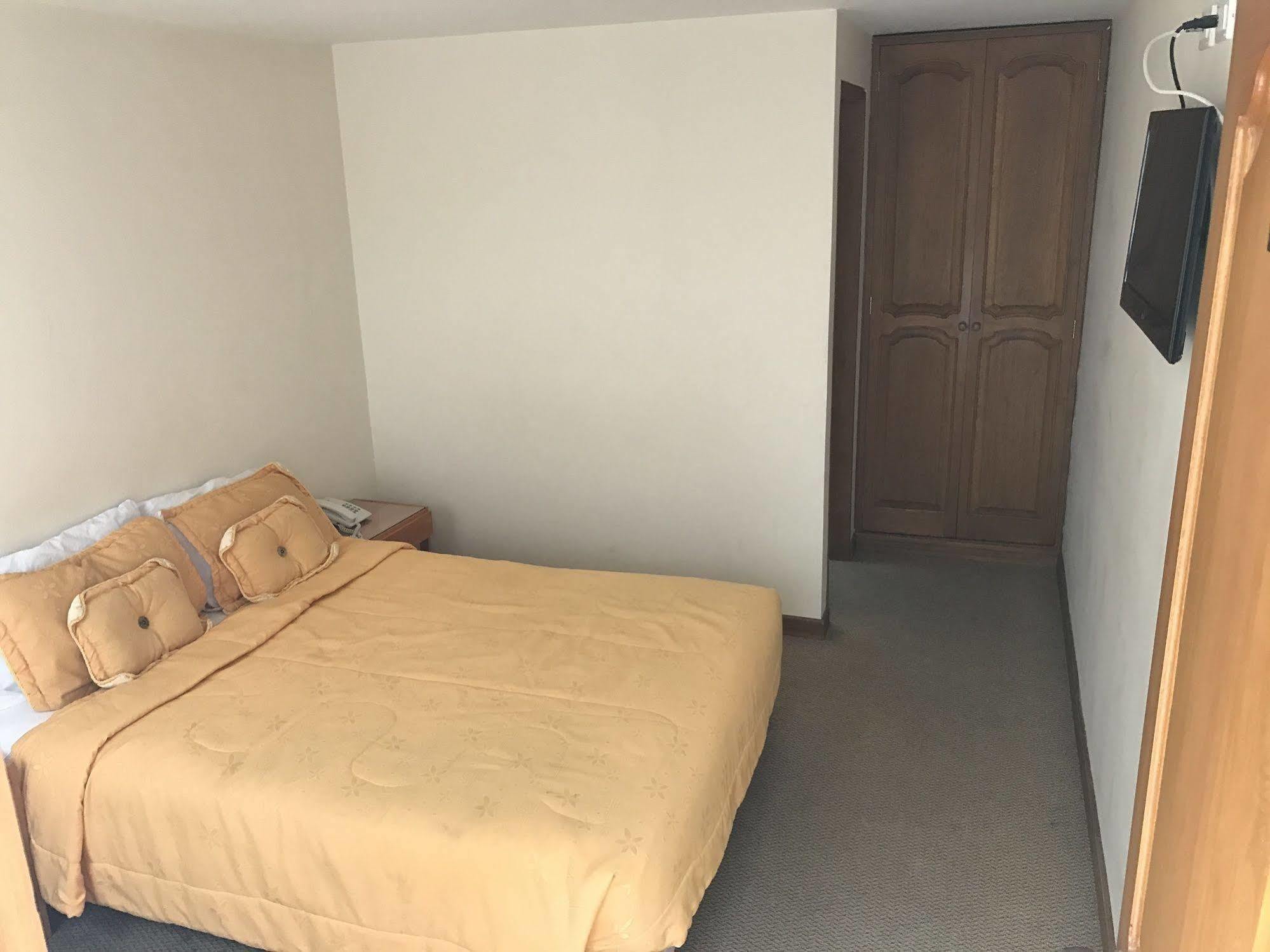 Hotel Casa La Riviera Богота Екстериор снимка