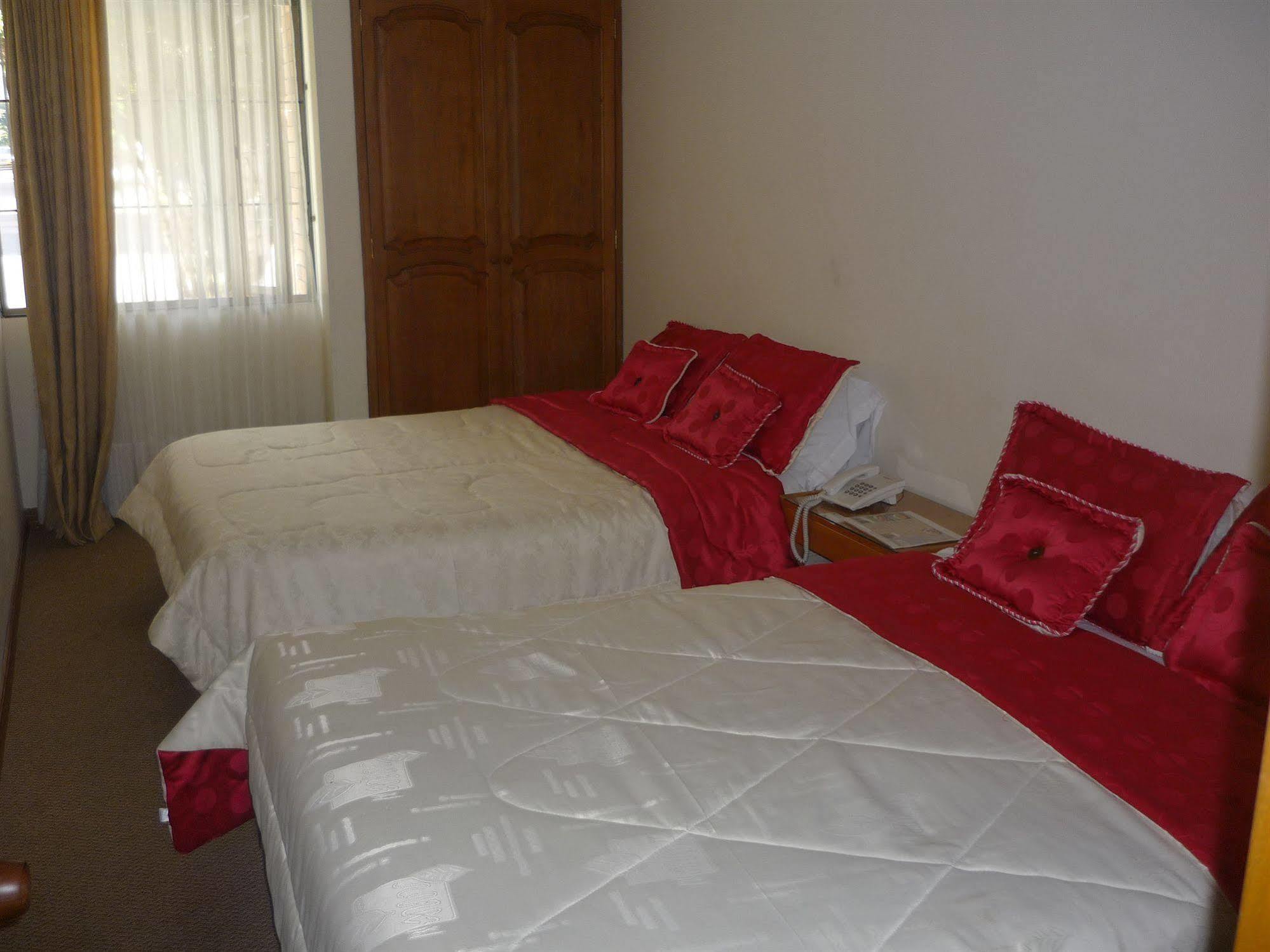 Hotel Casa La Riviera Богота Екстериор снимка