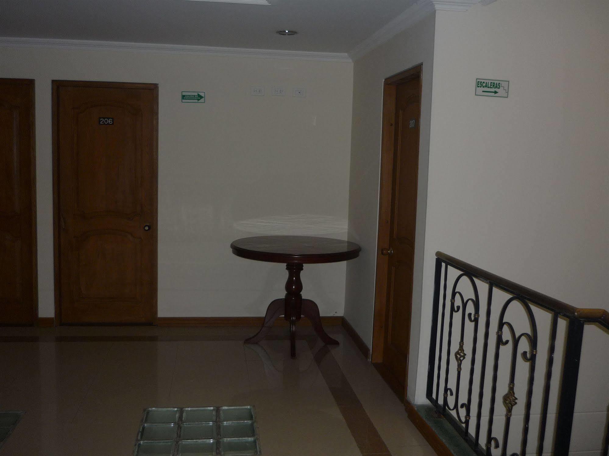Hotel Casa La Riviera Богота Екстериор снимка