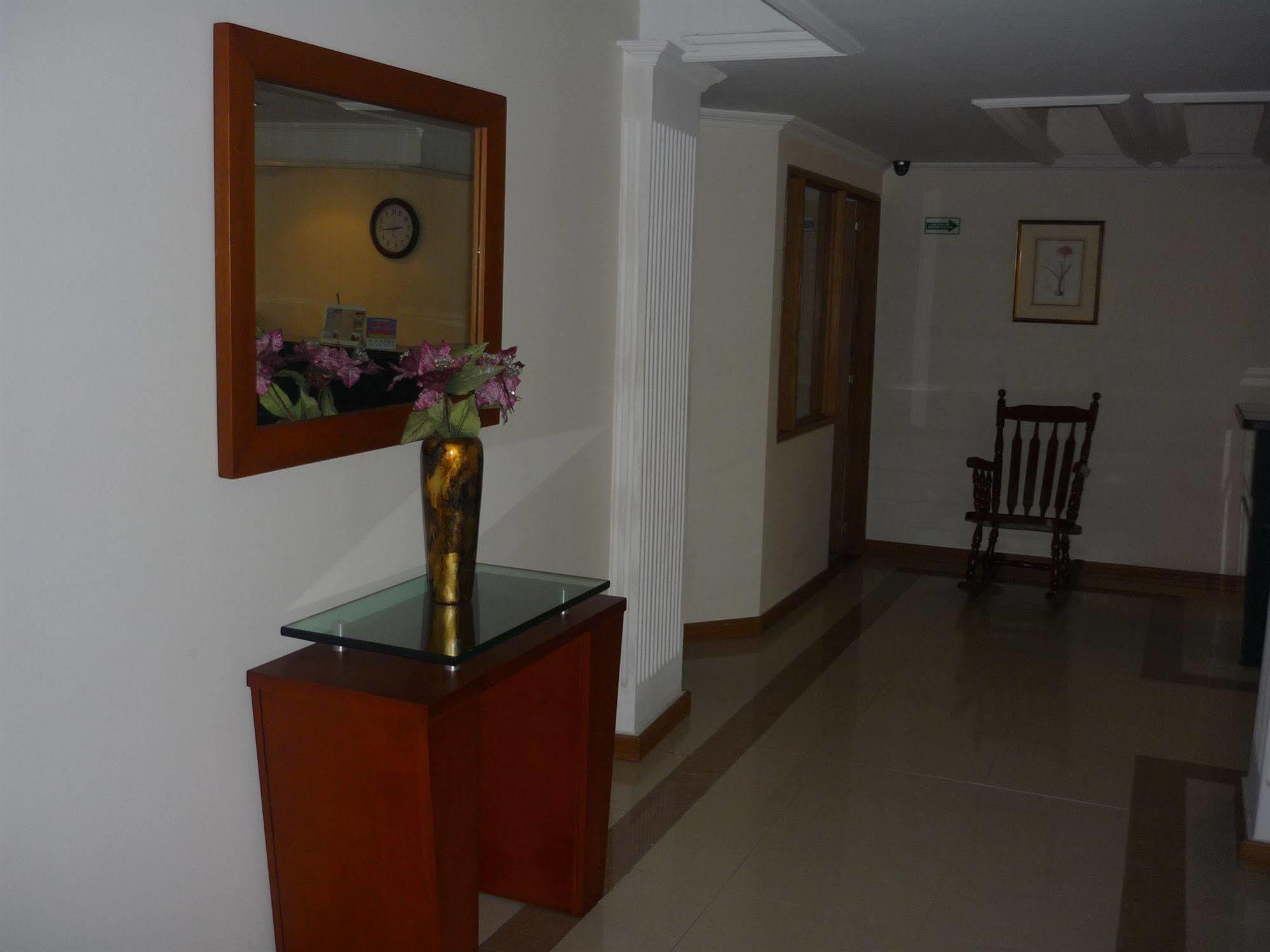 Hotel Casa La Riviera Богота Екстериор снимка